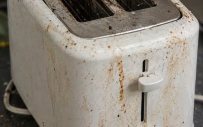 Il tuo tostapane è più sporco di quanto pensi (ecco come rimediare)